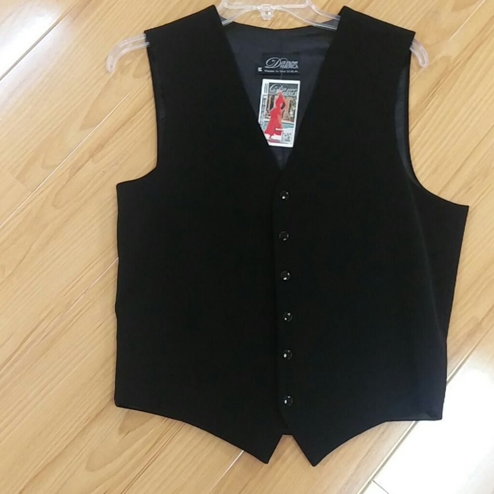 Vest 18 inch flat lay
